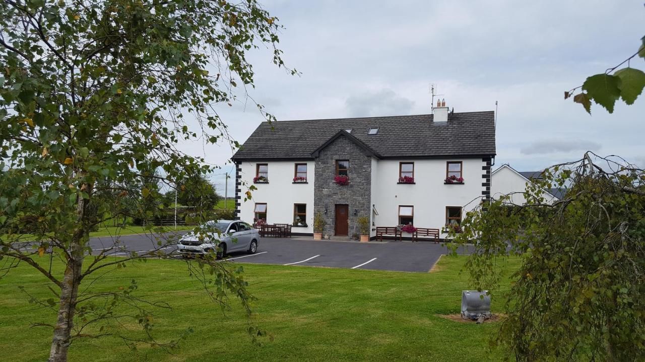 Гостевой дом Corrib View Lodge Glencorrib-24